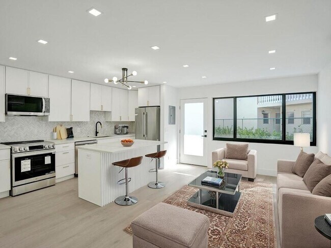 Photo - 840 SE 22nd Ave Unit 4