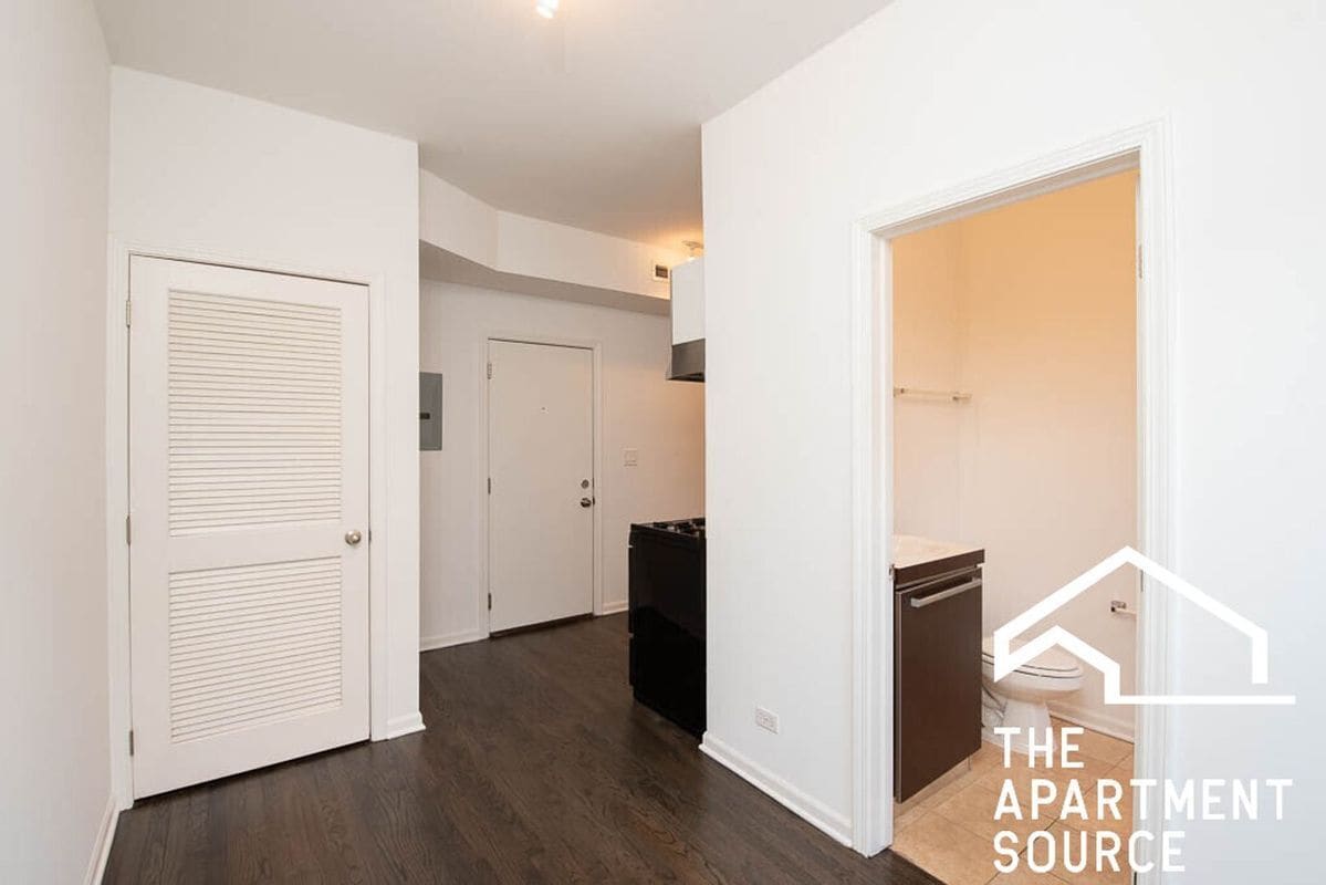 Photo - 5054 N Winthrop Ave Unit 309