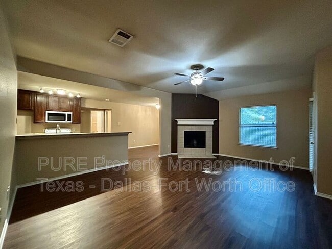 Photo - 1703 Country Crest Ln