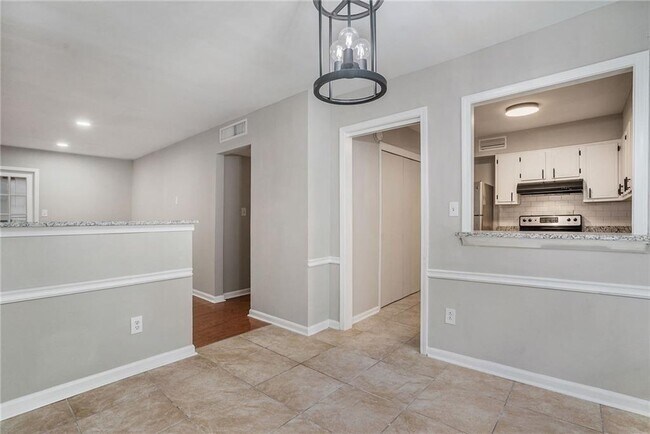 122 Maison Pl NW