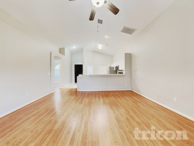 Photo - 143 Wornall Dr