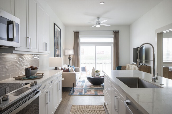 Broadstone Frontera Ridge apartments — community photo