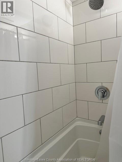 Photo - 554 Notre Dame St Unit UPPER