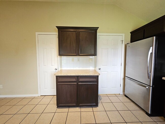 Photo - RENT REDUCTION & AVAILABLE NOW!