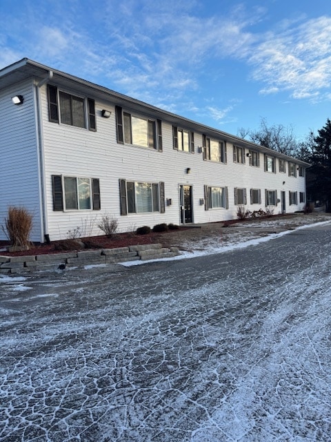 Building Photo - 1611 Center Point Rd NE Unit 1611-08