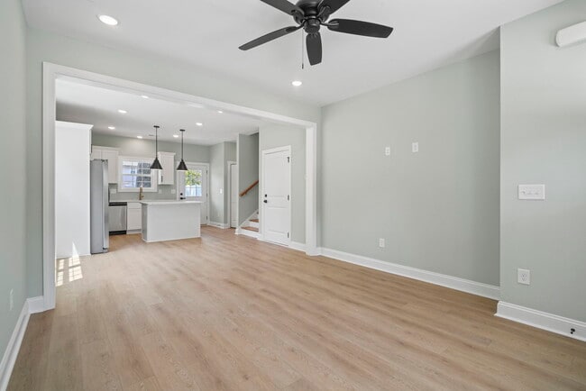 Photo - 6703 Bryant St