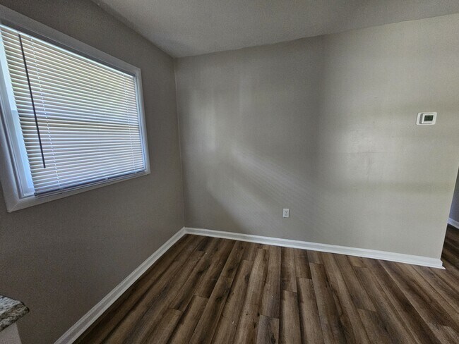 Photo - 3801 Water St