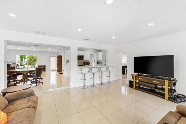 Photo - 9425 N Miami Ave