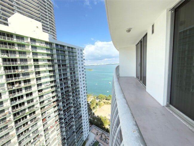 Building Photo - 1750 N Bayshore Dr Unit 3309