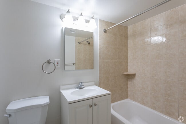 Fairfax Circle Villa Apartments