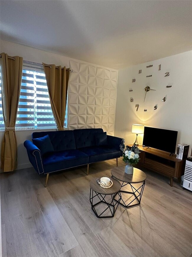 Photo - 2624 NE 30th Pl Unidad 101B