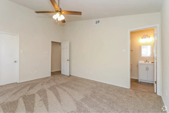 Building Photo - 415 Revolution Ln Rental