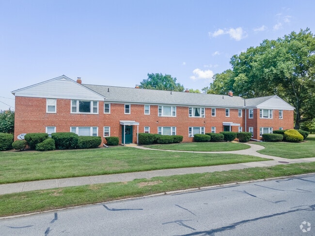 Emerald Village Apartments