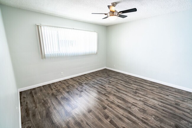 Photo - 350 S Manhattan Pl