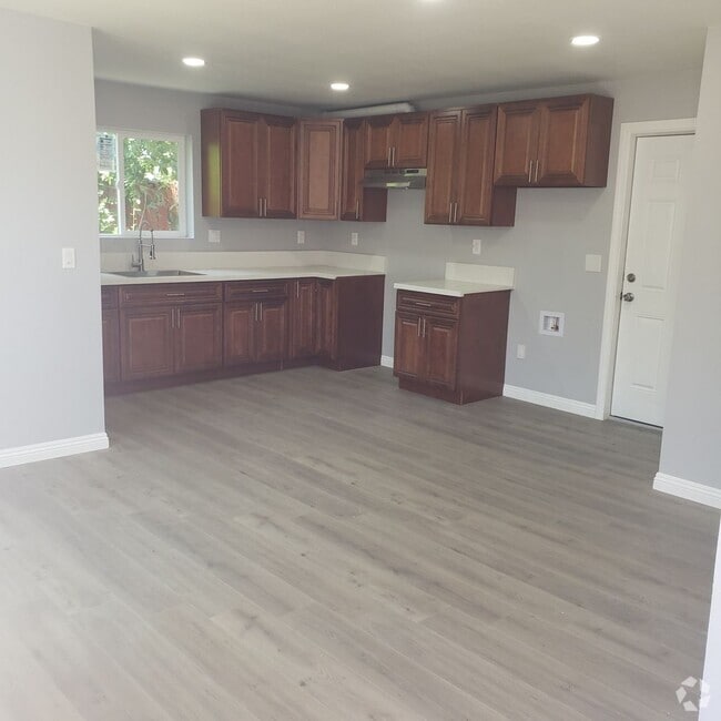 Building Photo - phi715 Unit B Rental