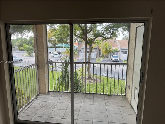 Photo - 430 SE 7th St Unit 204E