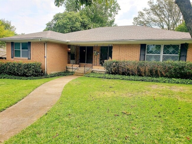 Building Photo - 7012 Kingsbury Dr Rental