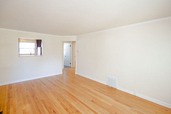 Photo - 4262 W Nelson St Unit 1