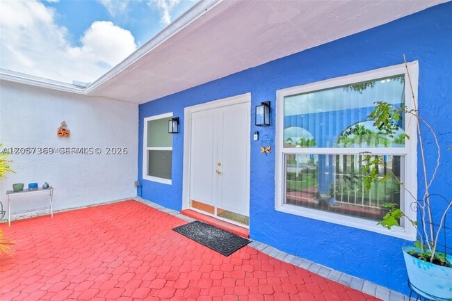 851 SW 49th Way