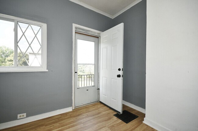 Photo - 1912 Pallas St Unidad Rear