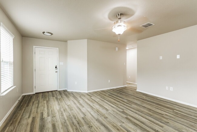 Photo - 3215 Pedernales Dr