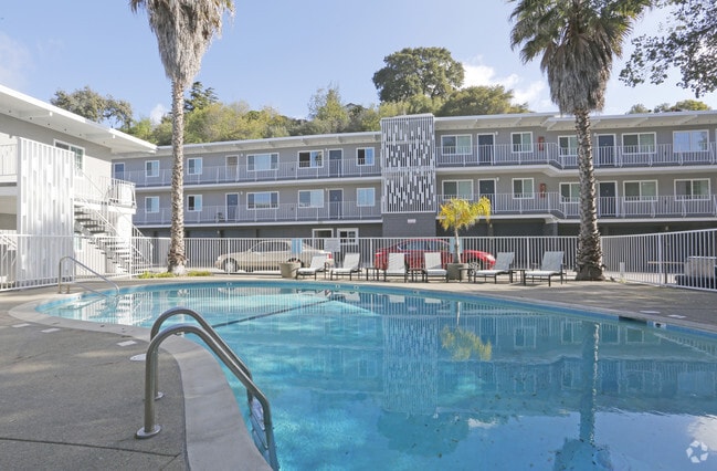 Pool - Mattox Apartments