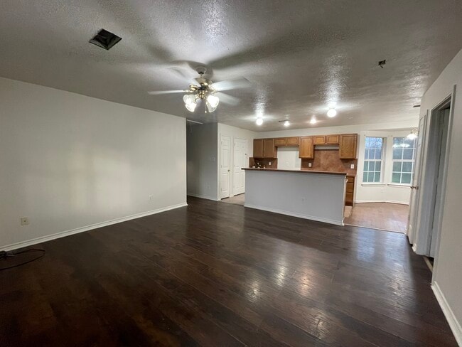 Photo - 7606 Habermacher