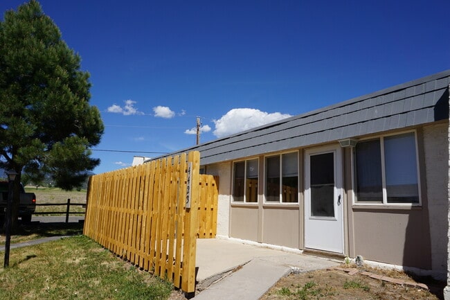 Building Photo - 2 BEDROOM CONDO IN COLORADO CITY COLORADO Unit #19