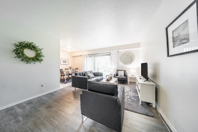 Photo - 6615 Center St Unidad A