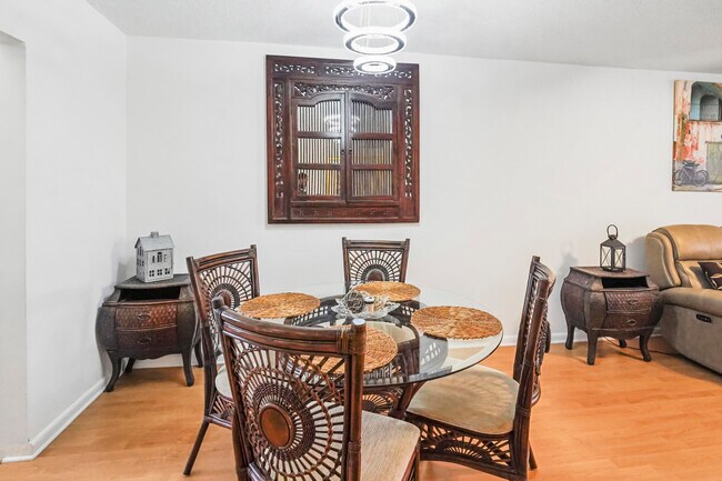 Photo - 6650 Royal Palm Blvd Unidad 104c