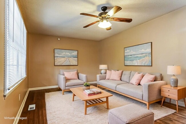 Photo - 1505 Bobolink Ln NE
