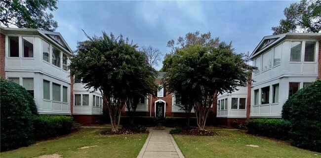Building Photo - 115 Peachtree Memorial Dr NW Unit B3