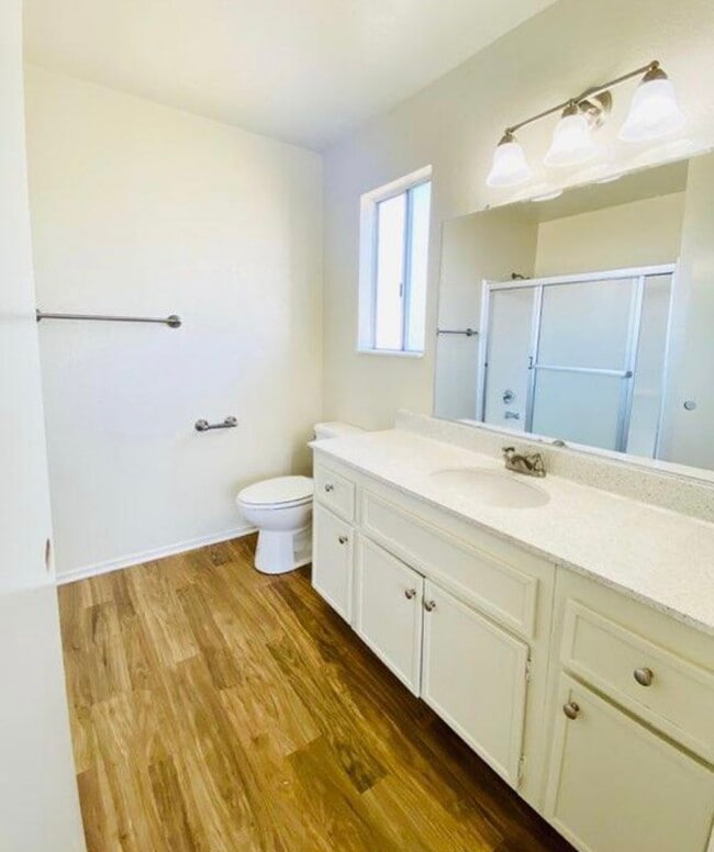 Photo - Granada Apartments