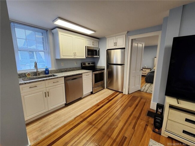 Photo - 115 N Main St