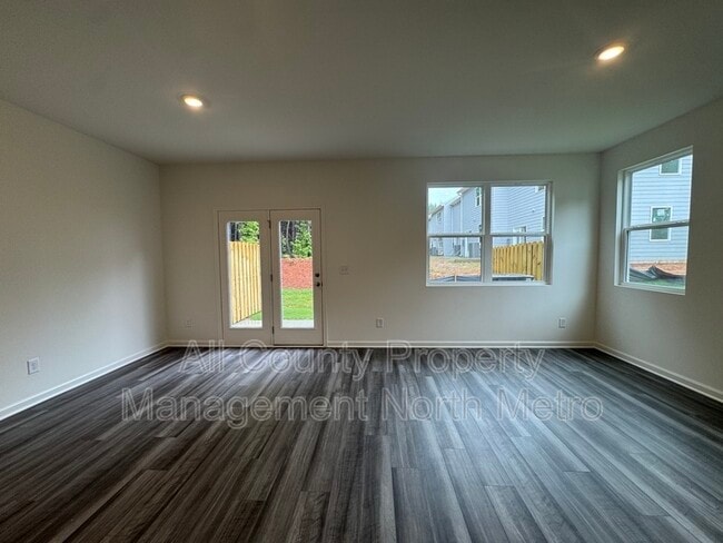 Photo - 268 Rydal Wy