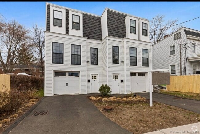 Building Photo - 38 W Washington Ave Rental