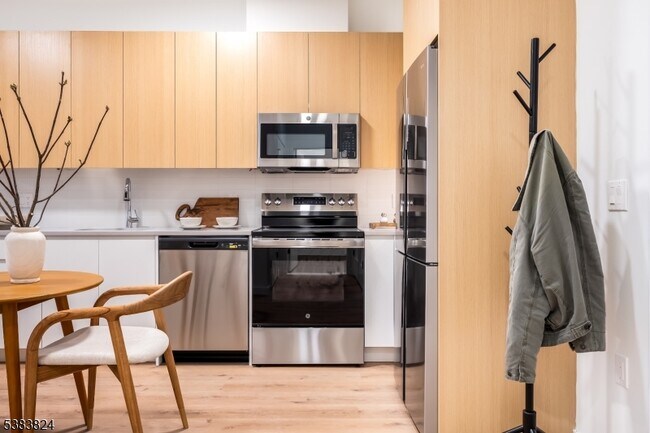 Photo - 431 Dr Martin Luther King Jr Blvd Unit 605