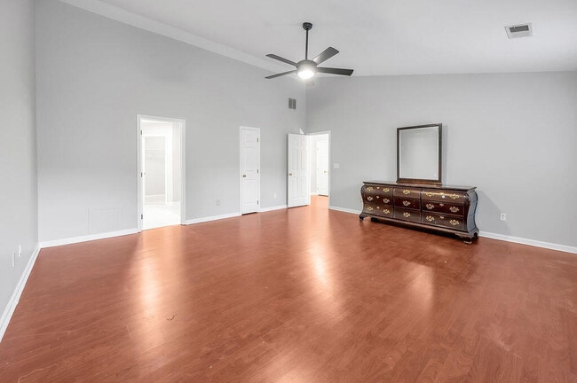 Photo - 1108 Rolfe Ln