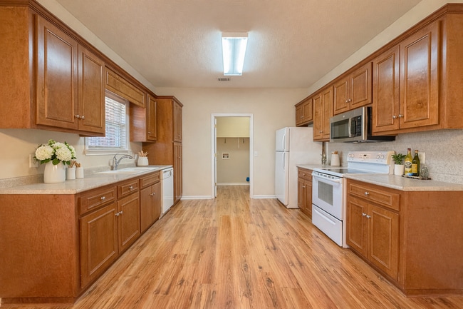 Photo - 1131 Trellis Ct