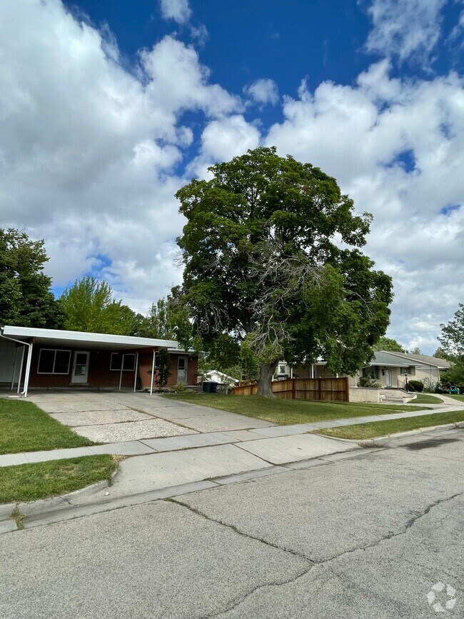 Building Photo - 2914 Preston St Unit A Rental