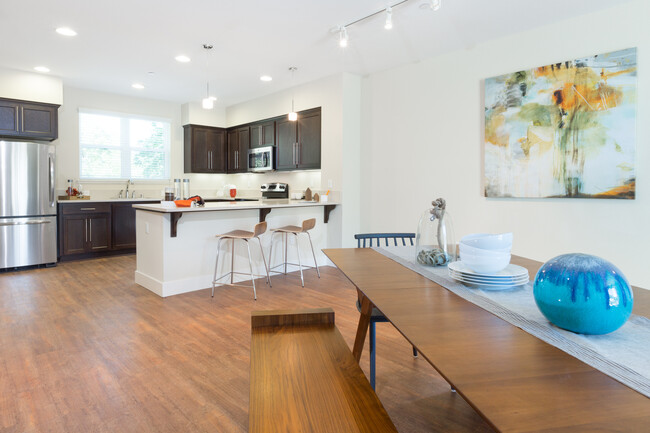 Building Photo - Vivere Rental