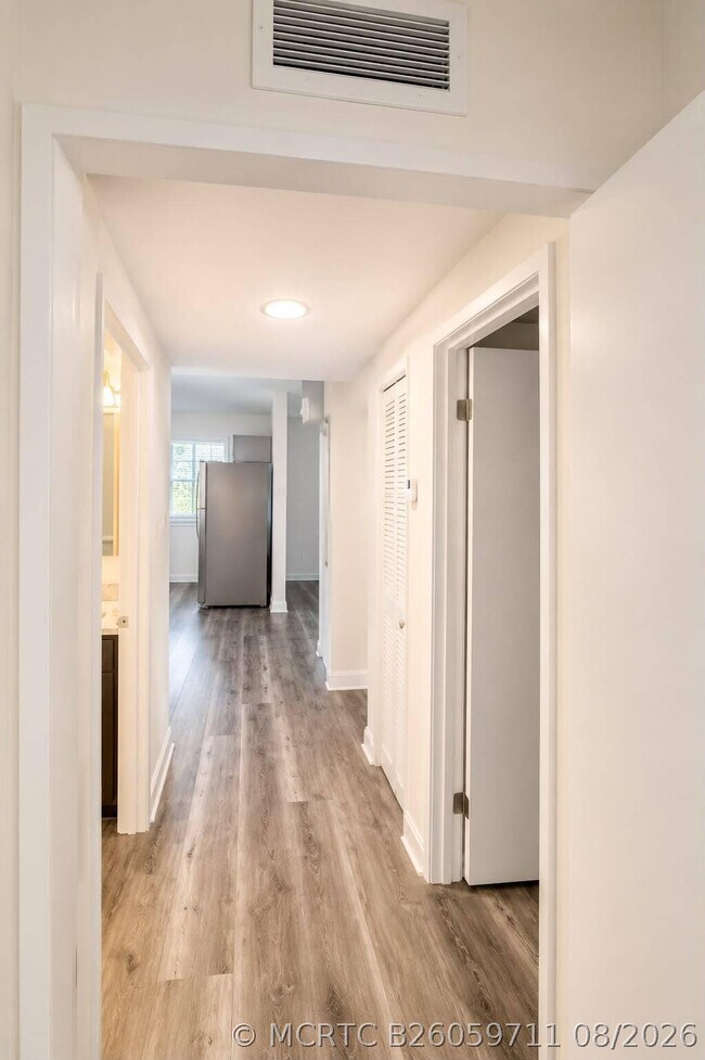 Photo - 700 Nottingham Cir Unit E