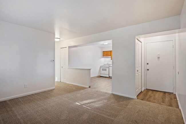 Building Photo - Dunbar Woods Apartments