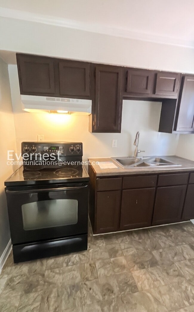Photo - 2-Bed/1-Bath/Voucher Accepted/Available Soon!