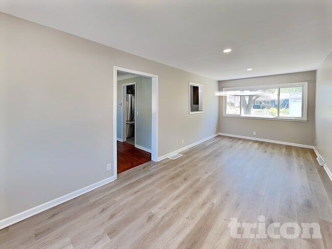 Photo - 7333 Harriet Ave