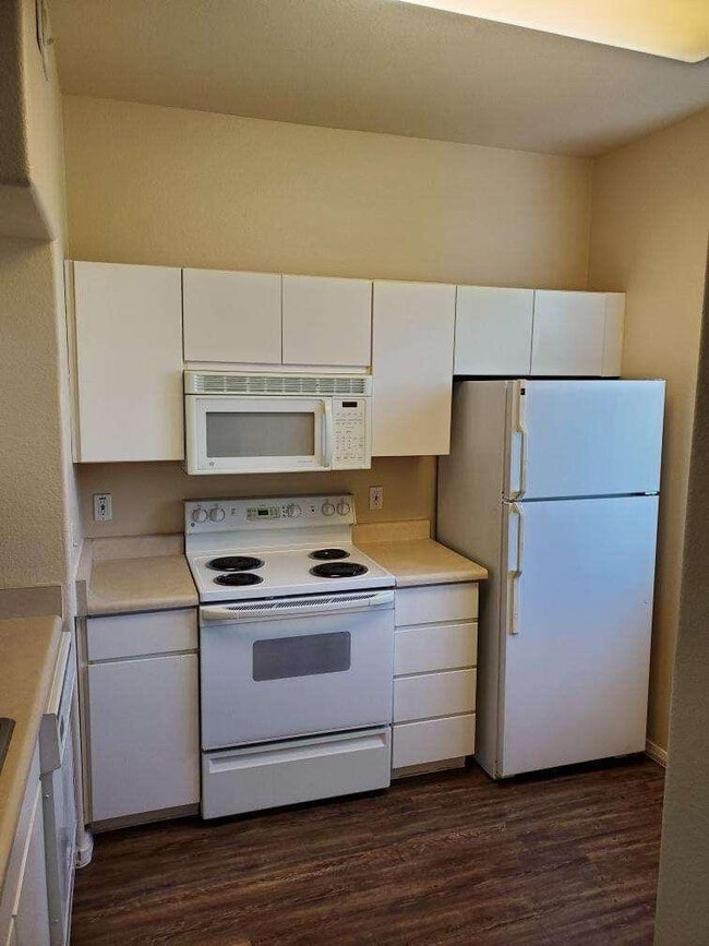 Building Photo - 3302 N 7th St Unit 314