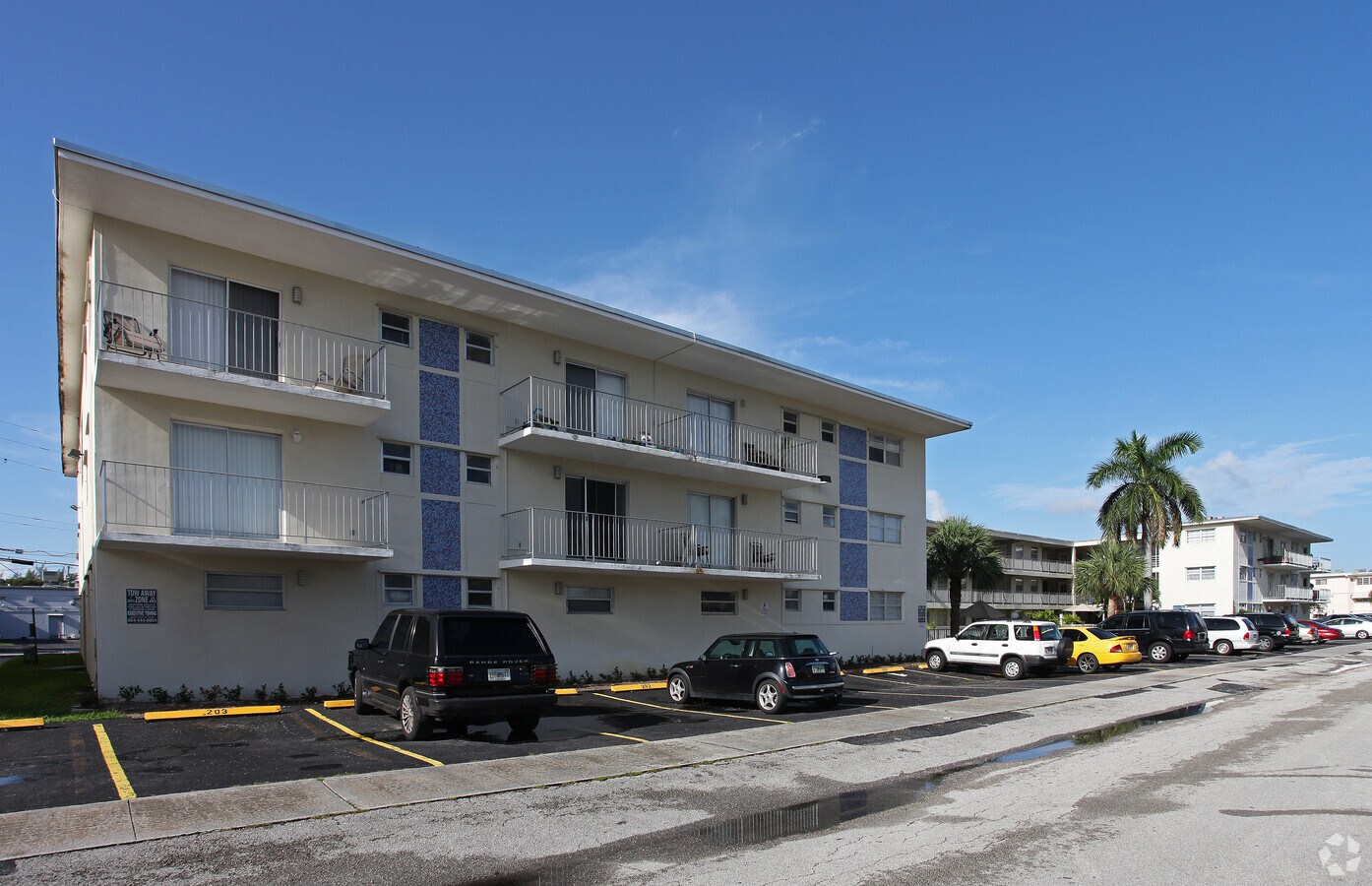 Primary Photo - L'Solei Apartments