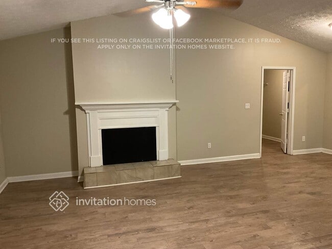 Photo - 305 N Briar Ridge