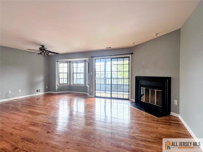 Photo - 1212 Woodhaven Dr Unit 1212
