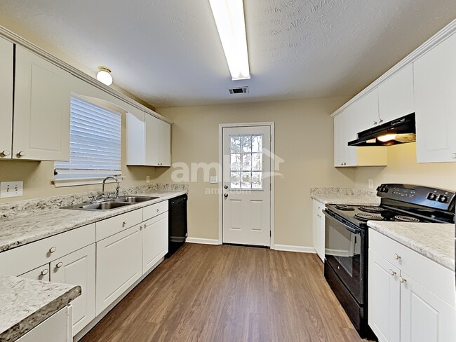 Photo - 1109 Benton Mason Dr